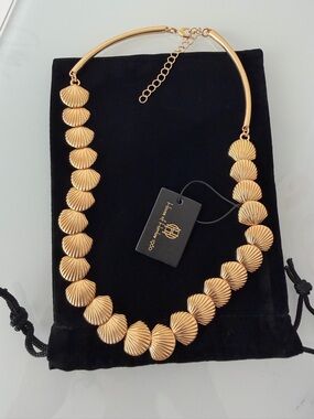 House of Harlow 1960 Gold Shell Necklace